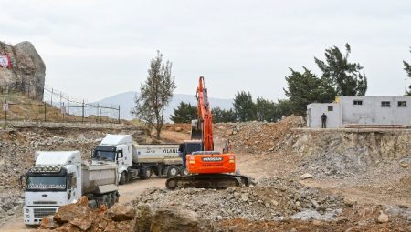 Karabağlar’da pazaryeri inşaatını yakın mercek