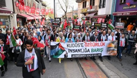 AK Gençlik Bursa’dan Filistin’e tam destek