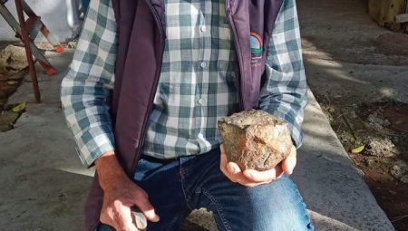 Bergama’da meteor taşı bulundu!