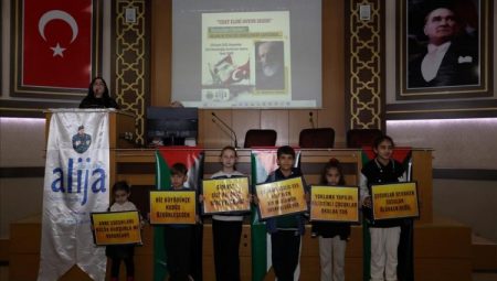 Bursa İnegöl'de 'Bosna'dan Filistin'e İnsanlık' konuşuldu