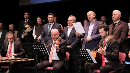 Bursa’da öğretmenler hünerlerini sahnede sergiledi