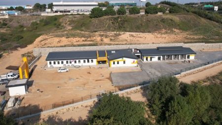 Çiftçi, Sokak Hayvanları Geçici Bakımevi’ni inceledi