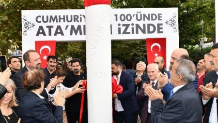 Çiğli’de tarihi kayıp anıt ilk yerine taşındı