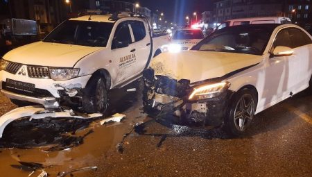 Düzce’de kamyonet ile otomobil çarpıştı: 5 yaralı
