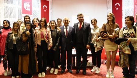 Kütahya’da Başkan Işık gençlerle buluştu