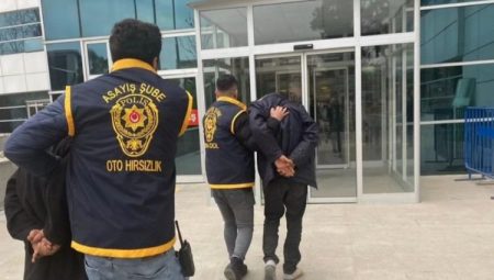 Adıyaman’da ağır hasarlı binalardan hırsızlık!