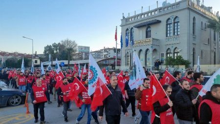 Bursa’da metal işçileri seslerini Mudanya’dan yükseltti