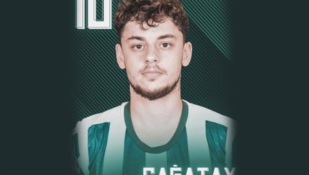 Bursaspor’da Çağatay Yılmaz süresiz kadro dışı bırakıldı