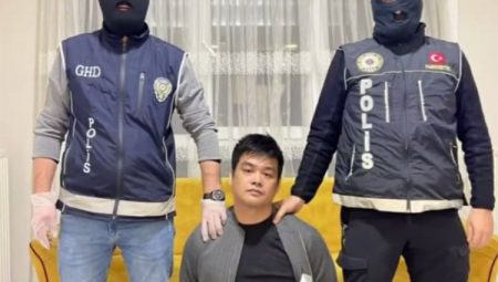 Interpolün aradığı 2 kişi daha İstanbul'da 'Kafes'lendi