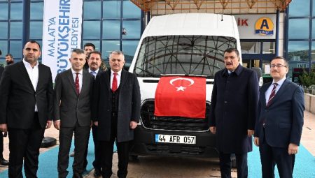 Malatya Büyükşehir’den TÖTM’e araç hediyesi