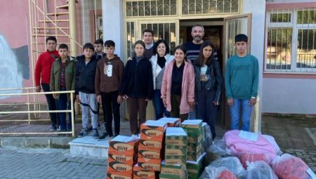 Manisa’dan öğrencilere bot ve mont desteği