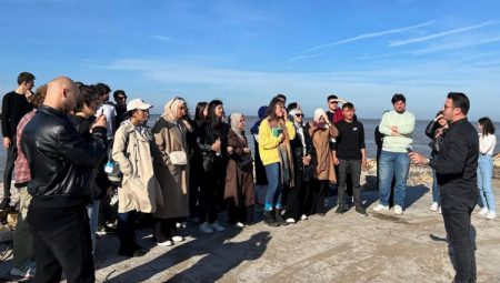 Sakarya’da üniversiteli öğrenciler şehrin güzelliklerini keşfetti