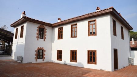 Salihli Atatürk Evi’nde sırada iç tefriş var