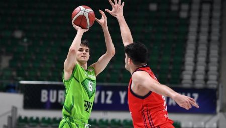 TOFAŞ’lı gençler sezonu lider noktaladı