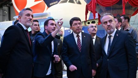 Bakan Tunç tarihi yolculuğa Bursa GUHEM’den tanıklık etti