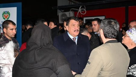 Bakan Uraloğlu Malatya’da konteyner kente ziyaret