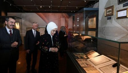 Emine Erdoğan’dan ‘Maarif’ sergisine ziyaret