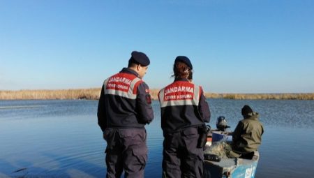 Jandarma, Gala Gölü’nde denetimlerini sürdürüyor