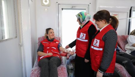 Kızılay’ın kadın gönüllüleri… Kızılay’a ‘candan bağlı’lar