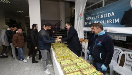 Nevşehirli öğrencilere sınav öncesi ikram