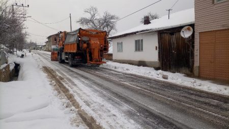 Pazaryeri beyaza büründü