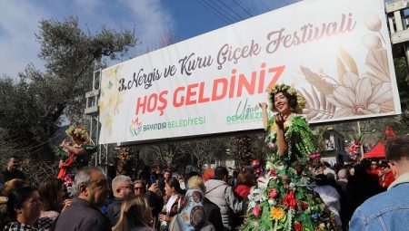3. Bayındır Turan Nergis ve Kuru Çiçek Festivali yapıldı