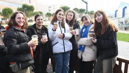 BAÜN öğrencilerine balbucks sürprizi