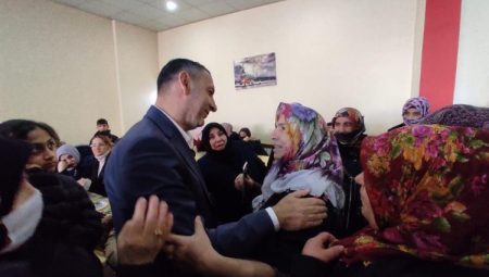 Başkan Adayı Aydın, Ağrılı annelerle buluştu