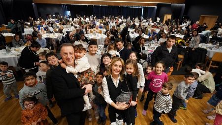Başkan Çalık minikler ve aileleriyle buluştu