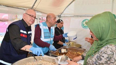 Başkan Ergün depremlerde yaşamını yitiren vatandaşları andı