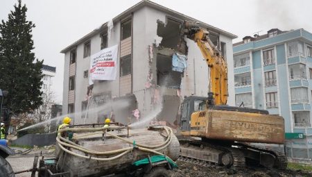 Beylikdüzü Kavaklı Meydanı projesinde 2. etap başladı