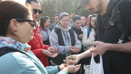 Bizim Köy Doğa Yürüyüşünde tohum topları toprakla buluştu 