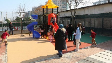 Büyükşehir, çocuklara güvenli oyun alanı oluşturuyor