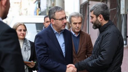 Dr. Mehmet Kasapoğlu’ndan Oğuz Erge’nin ailesine ziyaret