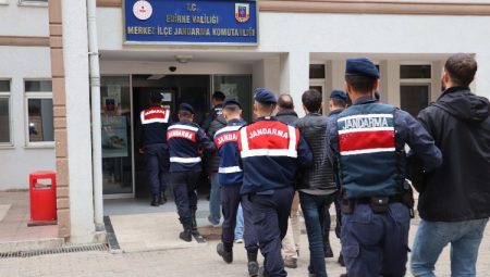 Edirne’de 9 FETÖ üyesi sınırda yakalandı