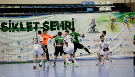 Sakarya evinde esti-gürledi!