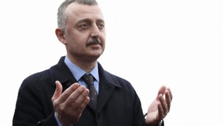 Tahir Büyükakın’dan Berat Kandili mesajı