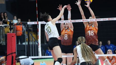 Vakıfbank Çukurova’yı rahat geçti