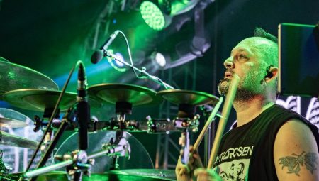 maNga’ 20. yıl turnesinde