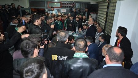 Başkan Aktaş, sahuru gençlerle yaptı