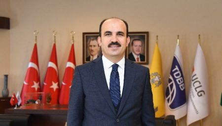 Başkan Altay: “İstiklal Marşı birlik ve beraberliğimizin ifadesi”