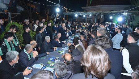 Bursa'da Vakıflı gençlerden başkanlara coşkulu karşılama