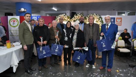 Bursa’da huzurevi sakinlerine keyifli şenlik