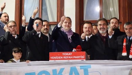 Fatih Erbakan Tokat’ta Yüksek Kahve’de vatandaşlara seslendi