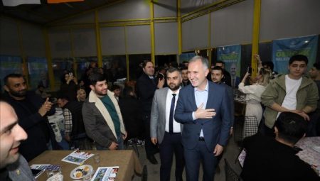Gençlerden Başkan Taban’a yoğun ilgi