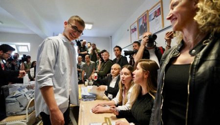 İstanbul’da İmamoğlu ailesi Beylikdüzü’nde oy kullandı