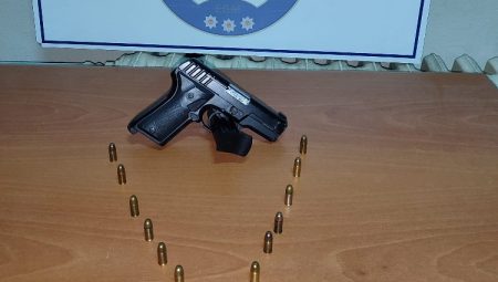 Keşan’da eğlence mekanında tabanca ele geçirildi!