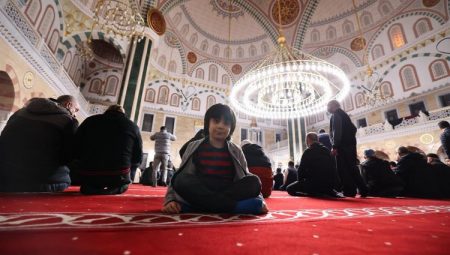 Mehmet Ali Paşa Merkez Caminde ilk teravih