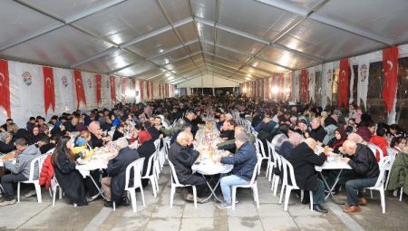 Şile Ağva Meydanında kurulan gönül sofrasına yoğun ilgi