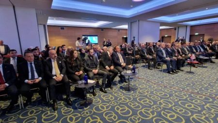 Tatar, Berlin’de Türk-Alman iş insanlarını Kıbrıs’a yatırıma çağırdı